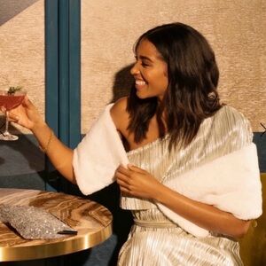 APPARIS Faux Fur Ivory Scarf Shrug, New with Tags